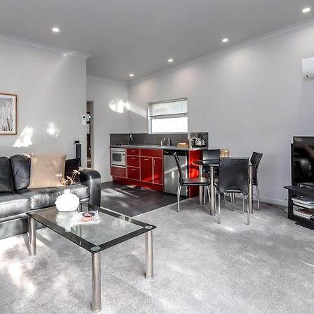 Two Four Cologne Villa Martinborough Luaran gambar