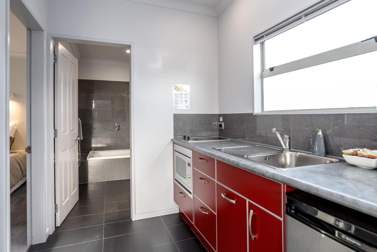 Two Four Cologne Villa Martinborough Luaran gambar