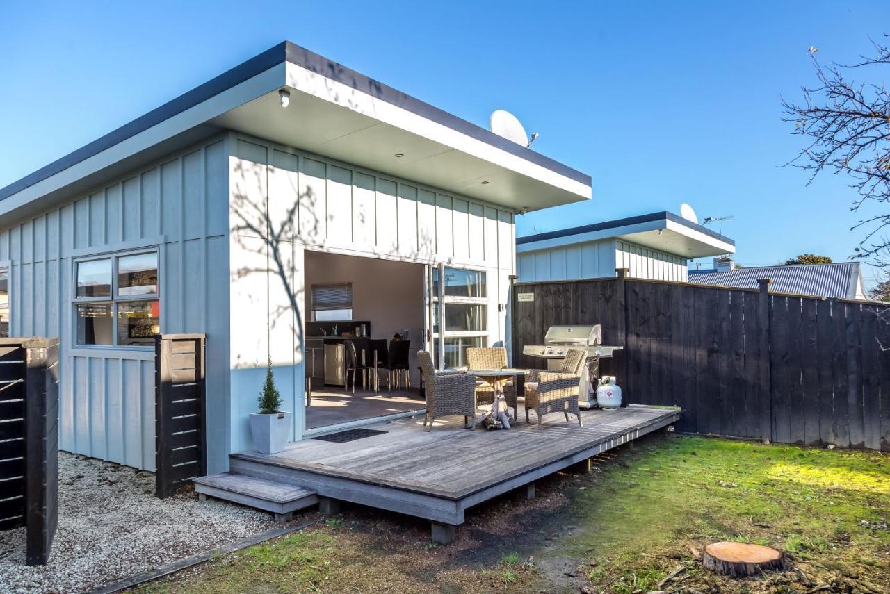 Two Four Cologne Villa Martinborough Luaran gambar