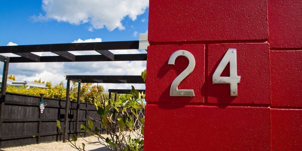 Two Four Cologne Villa Martinborough Luaran gambar
